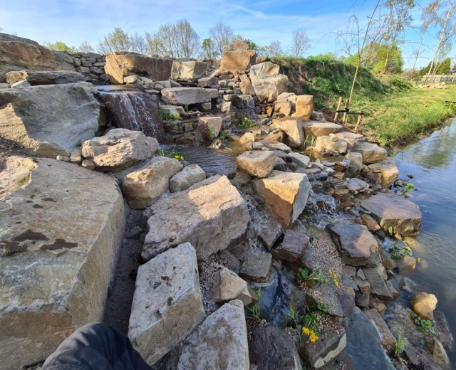 Natuurlijke waterloop privetuin