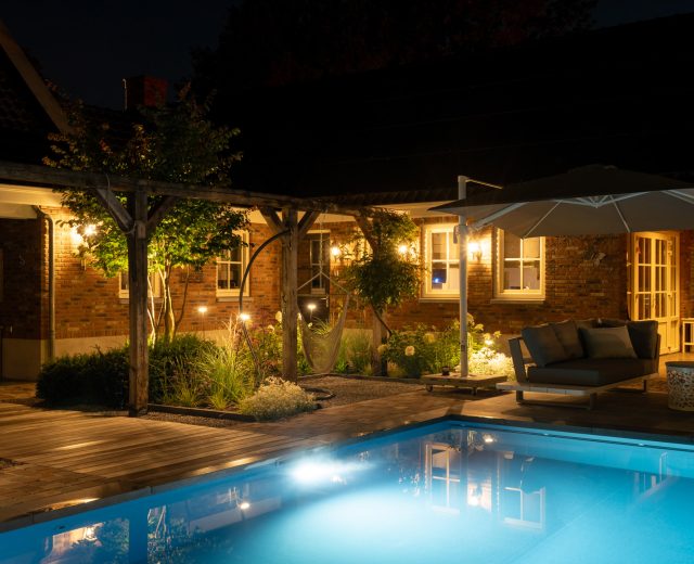 Luxe wellnesstuin met hangei
